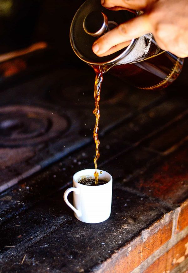 french press pouring