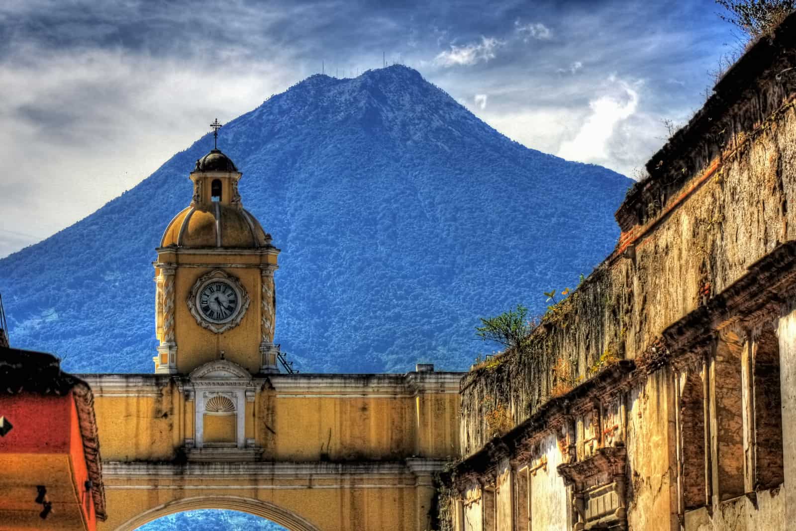 guatemalan cofee - volcano